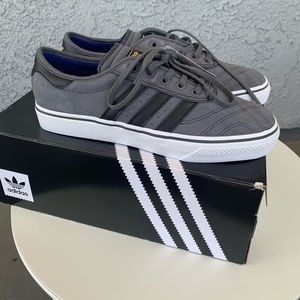 Men’s Adidas Adiease premiere. New in box